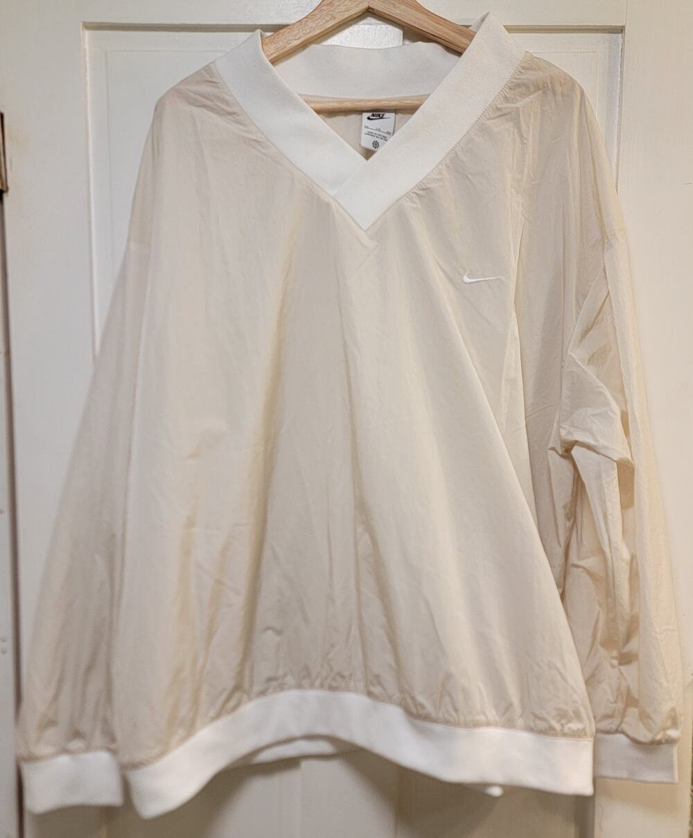 Nike Sportswear Essential Loose UV Woven V-Neck Top - XXL